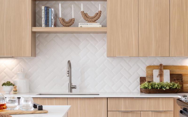 Features & Finishes